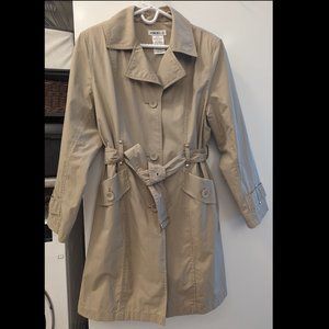 Jones & Co beige trench coat, excellent condition, size L.